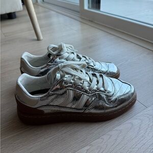 coolway goal silver sneakers